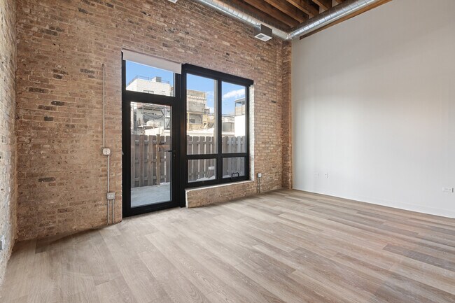 Photo - 818 N Wolcott Ave Unit 107