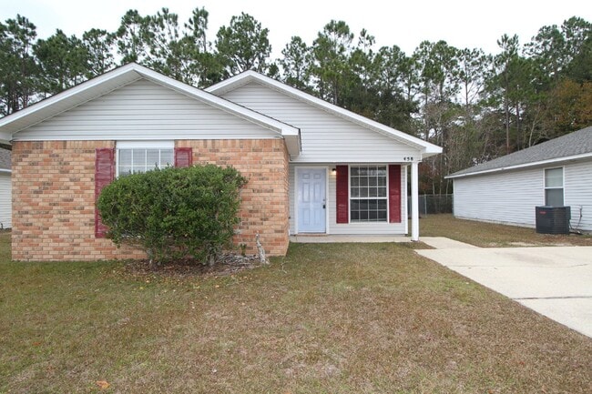 Building Photo - Southwest Pensacola 3BR, 2BA Patio Home Near NAS Pensacola & Blue Angel Pkwy with Fenced Backyard...