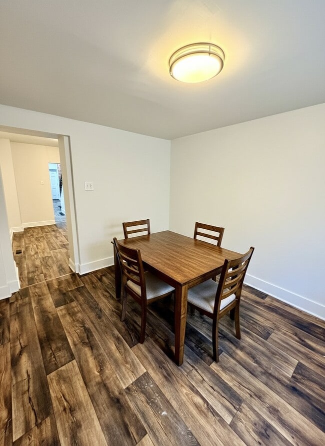 Photo - 2814 Helen St