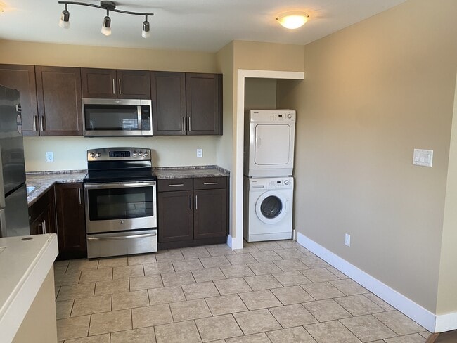 Photo - 498 Menzies Ridge Dr