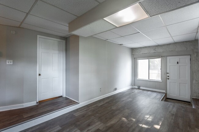 Photo - 321-325 Pine Ridge Road Unidad C