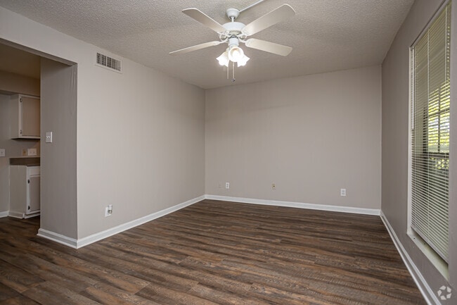 1BR,1BA - Townhouse - 720SF - River Oaks Apartments