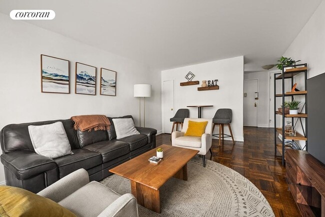 Photo - 245 E 24th St