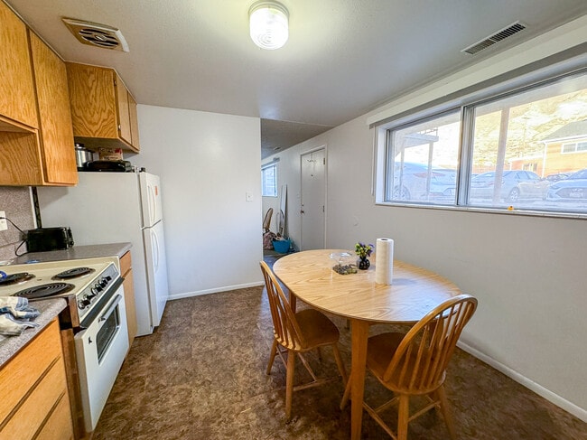 Photo - 785 E 820 N