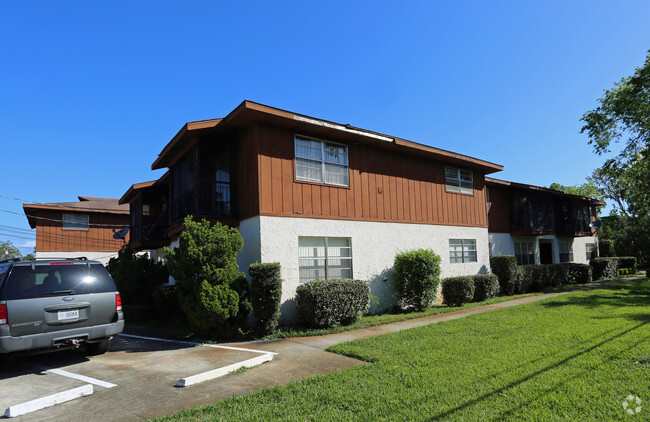 Autumnwood Apartments - Autumnwood Apartments