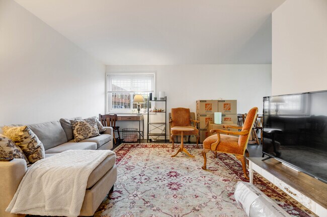 Photo - 3433 Mt Pleasant St NW Unidad #103