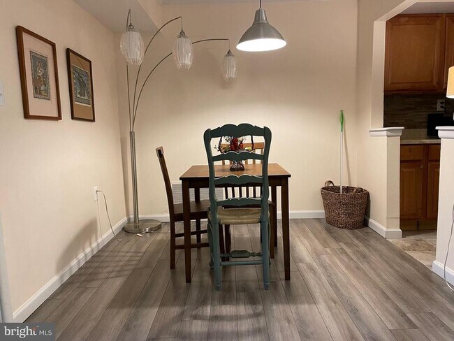 Photo - 6 Longstream Ct Unidad T-2