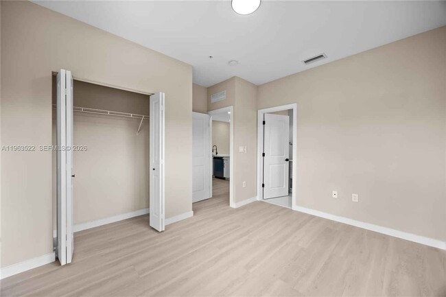 Photo - 630 NE 166th St Unit 4