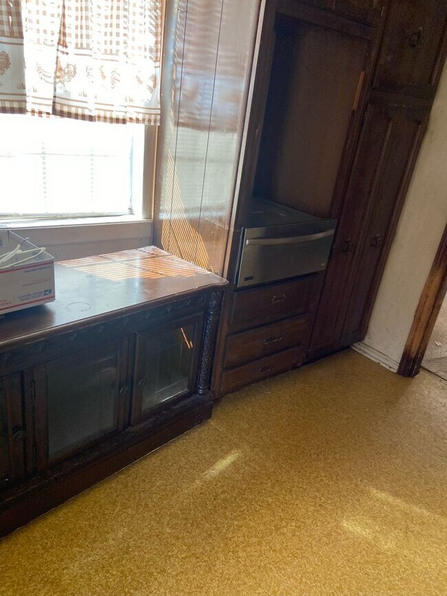 Photo - Lease to Purchase! Make Ready Home!