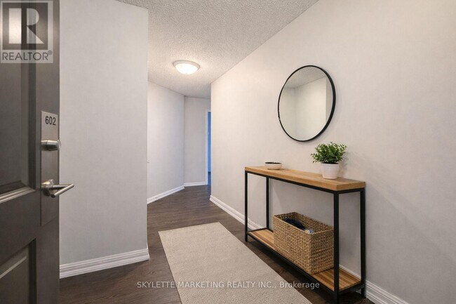 Photo - 125 Western Battery Rd Unit 602