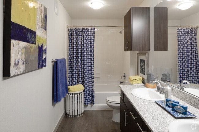1BD, 1BA - 805SF - Centro