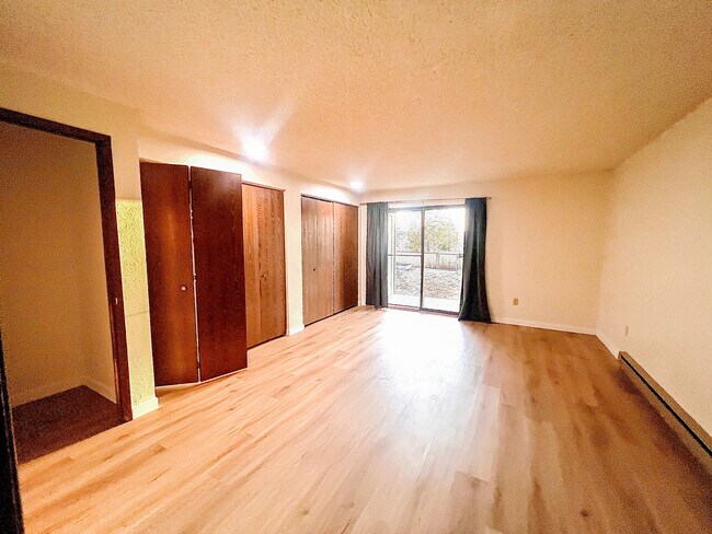 Master Bedroom Downstiars - 2527 N Nettleton St