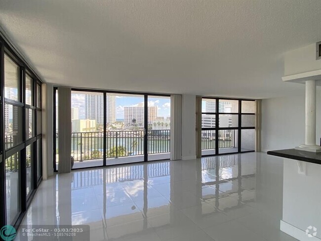 Building Photo - 400 Leslie Dr Unit 810 Rental
