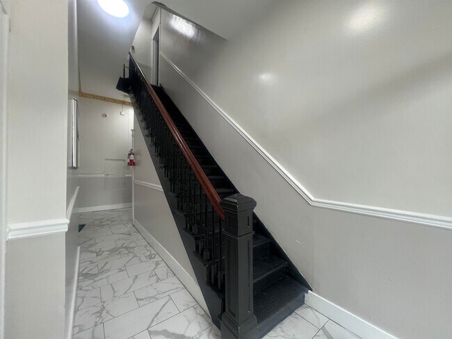 Photo - 7222 Broadway Unit 6