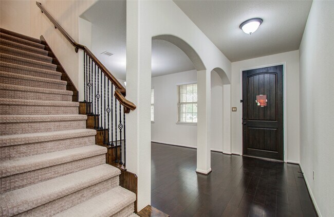 Building Photo - 2702 Fairfield Bend Pl