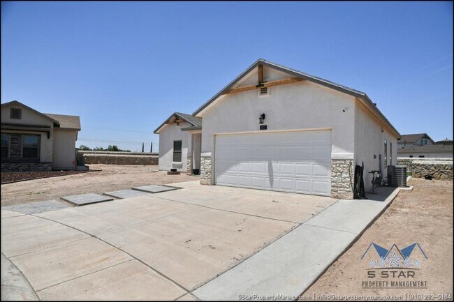 Photo - 3 bedroom in Socorro TX 79927