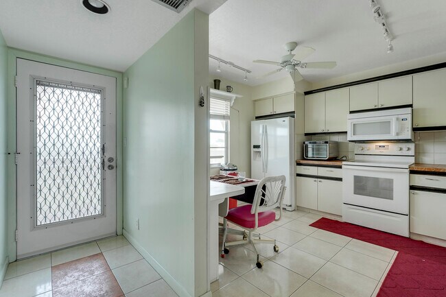 Photo - 3305 Aruba Way Unit K4