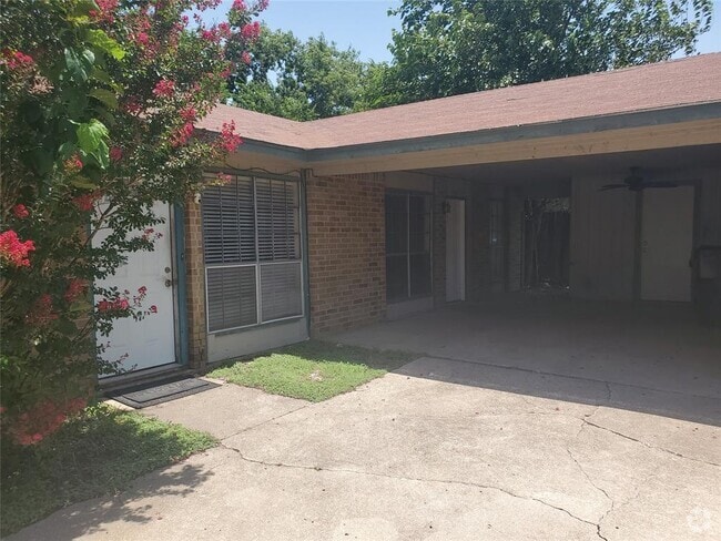 Building Photo - 1710 Rawhide Loop Rental
