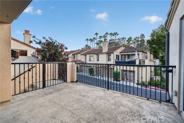 88 Corsica Dr
