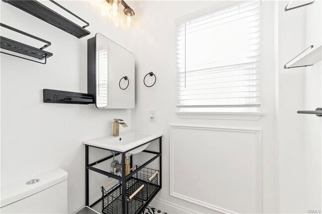 Photo - 5400 Columbus Ave