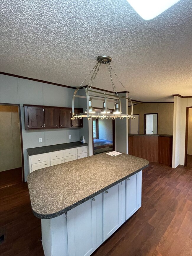 Photo - 3 bedroom 2 bath mobile home, LARGE, 1.33 ...