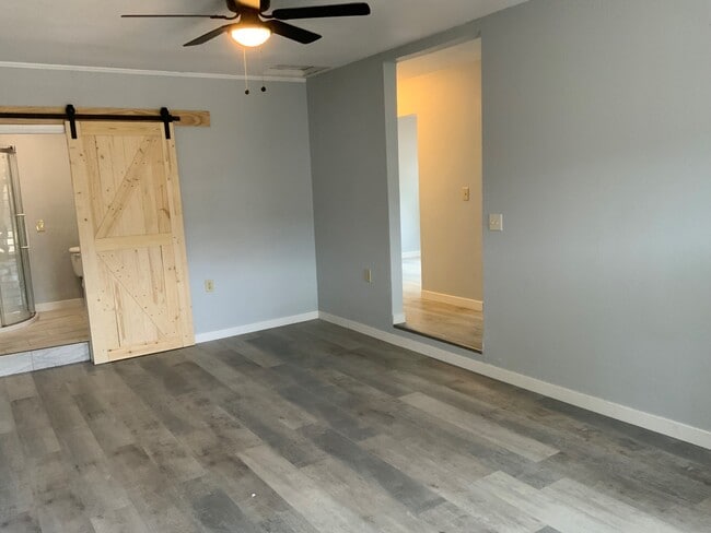 Photo - 137 N Cherry St