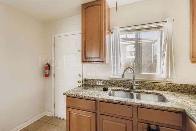 Photo - 3233 Steele St