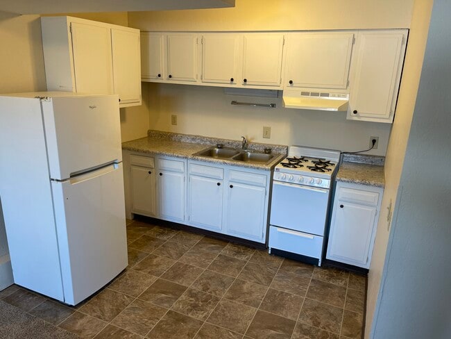 1BR Kitchen - RC Square Apartments