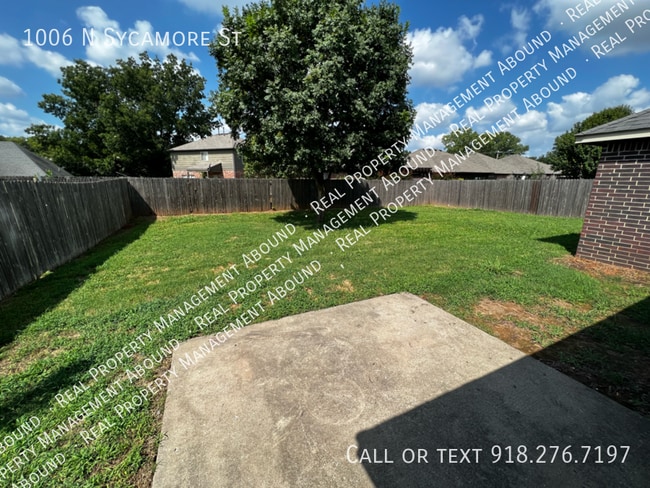 Photo - 1006 Sycamore St