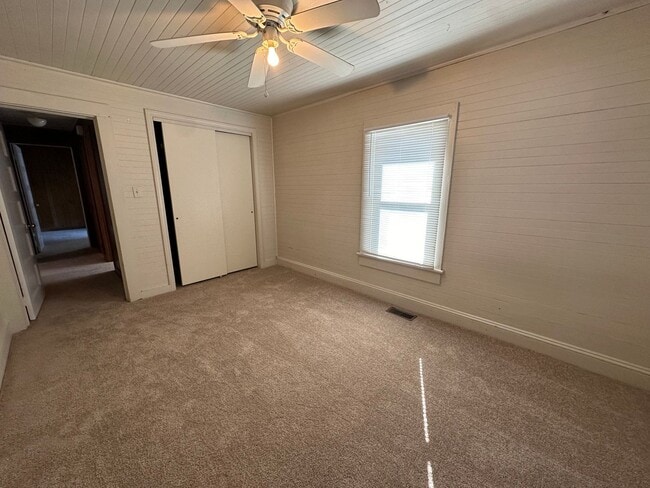 1302 Highland Ave