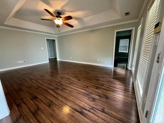 Building Photo - 140 Clear Creek Dr Rental