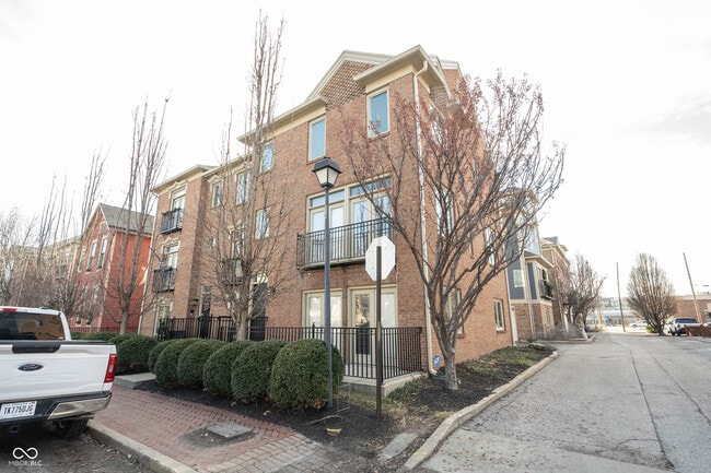 Building Photo - 515 E New York St