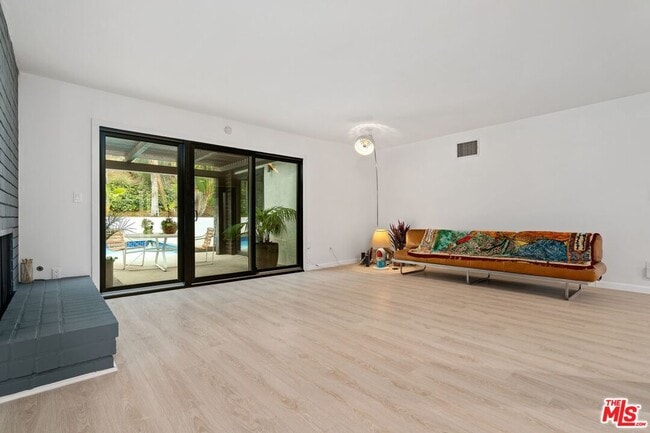 Photo - 3135 Chandelle Rd