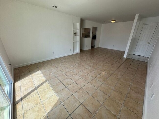 Photo - Gulf Breeze - Greenbriar Estates - 2 bed, 1 bath - Lawn care included
