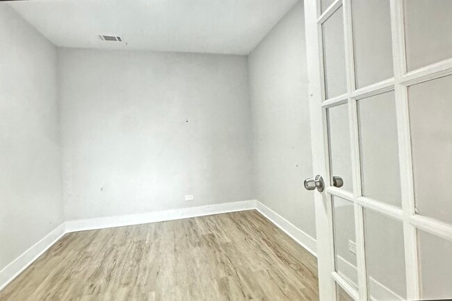 Photo - 2330 W Lunt Ave Unit 403