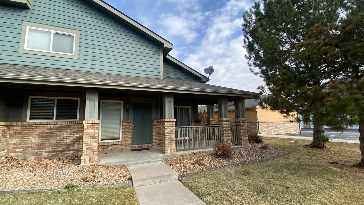 2 Bedroom 2 1/2 Bathroom Brighton Condo - 2 Bedroom 2 1/2 Bathroom Brighton Condo