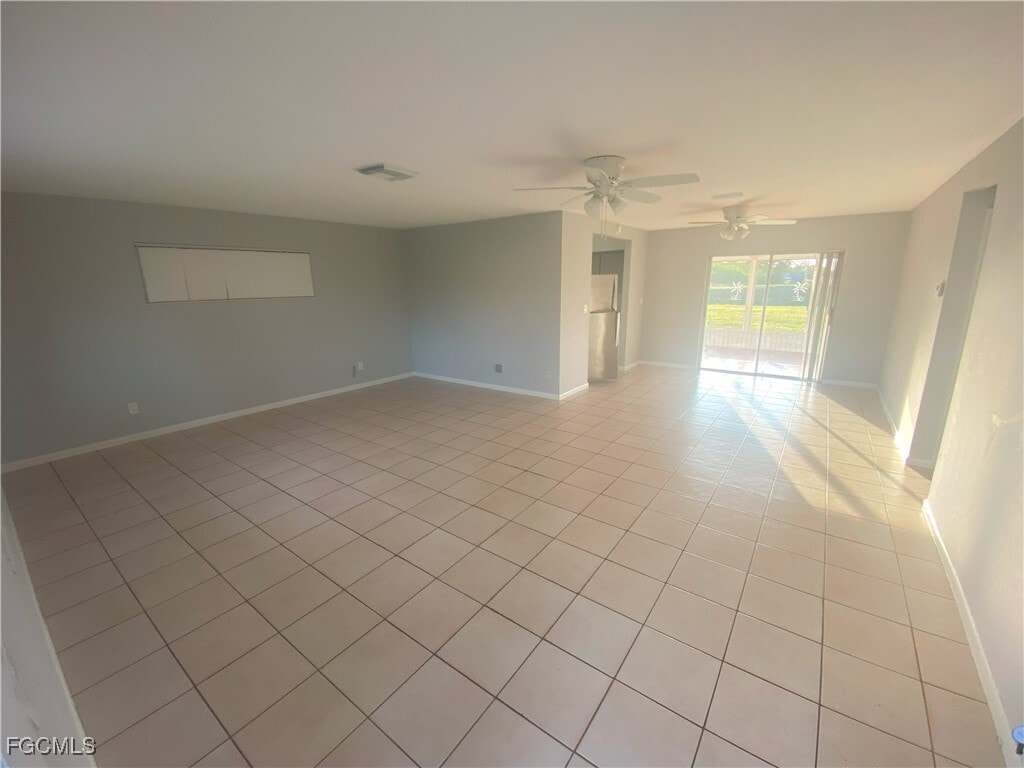 Photo - 221 Redcliff Ave
