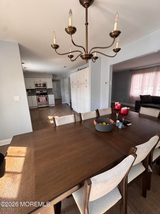 Photo - 422 W Lake Ave