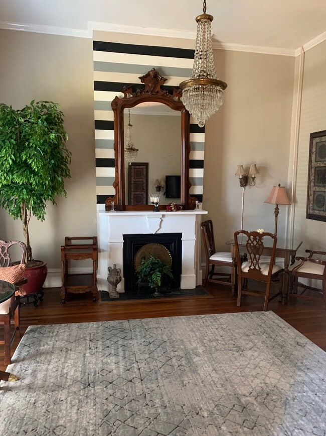 Photo - 105 Whitehead Ave NE