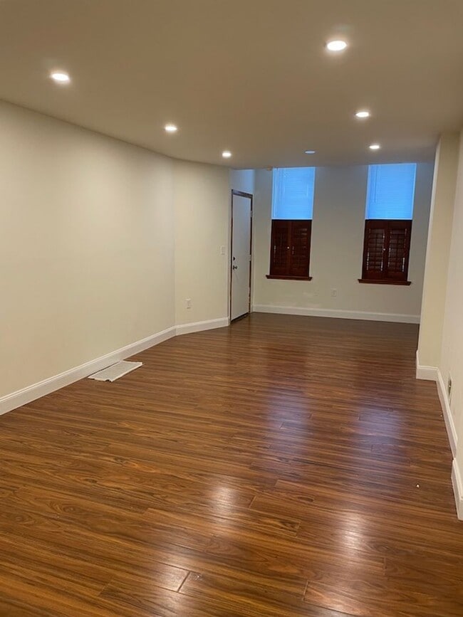 Photo - 1432 W Venango St Unit 1