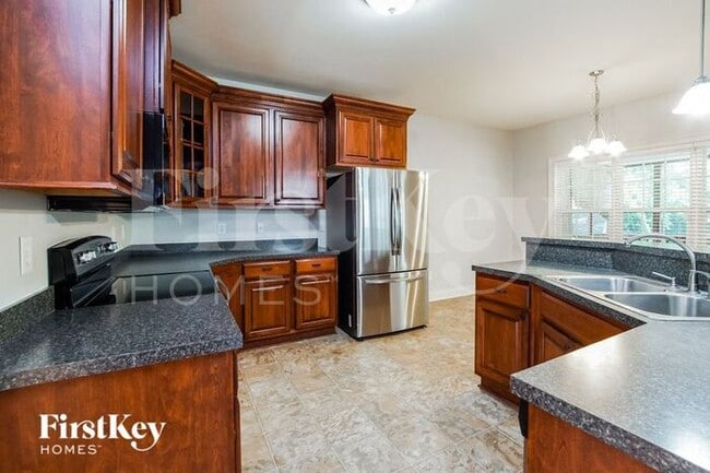 Photo - 286 Winding Oak Way