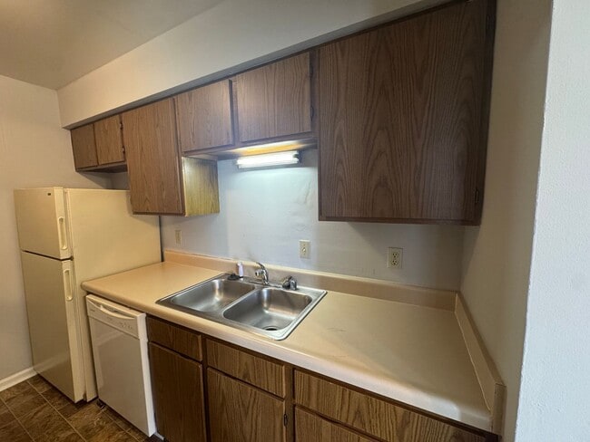 Photo - Hillside Apartments