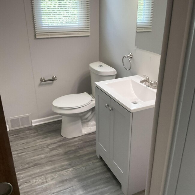 Photo - 399 Warwick St