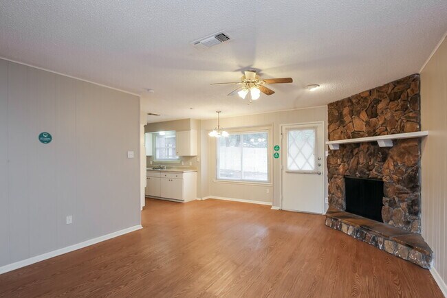 Photo - 1307 Columbine Ct