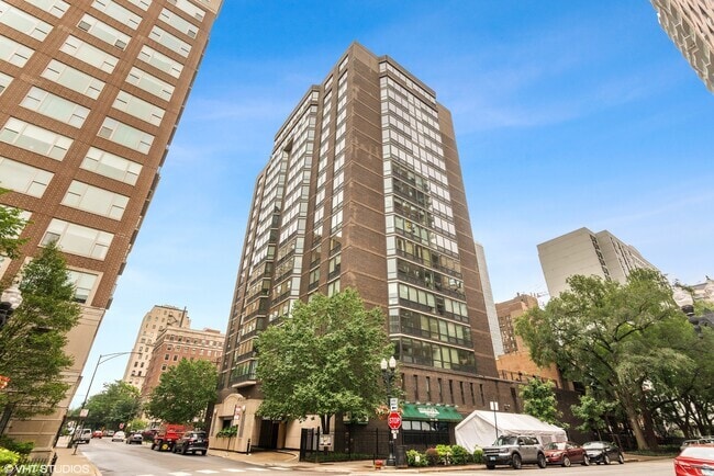 Photo - 21 W Goethe St Unit 5F