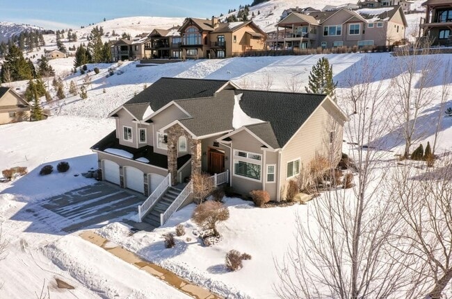 Photo - Executive Rental - Stone Mountain - 5 Bed - 3 Bath