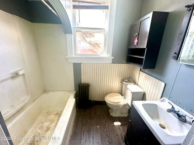 Photo - 594 Fellows Ave