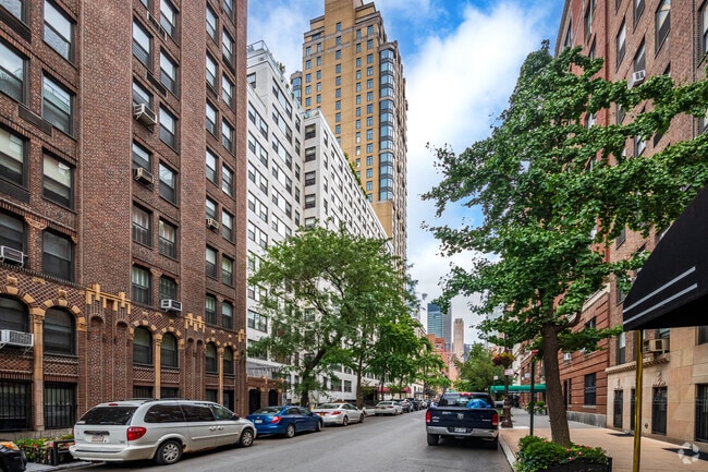 Photo - 420 E 51st St