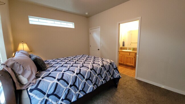 Downstairs bedroom - 2127 S Leadville Ave Unit #3 Downstairs Bedroom