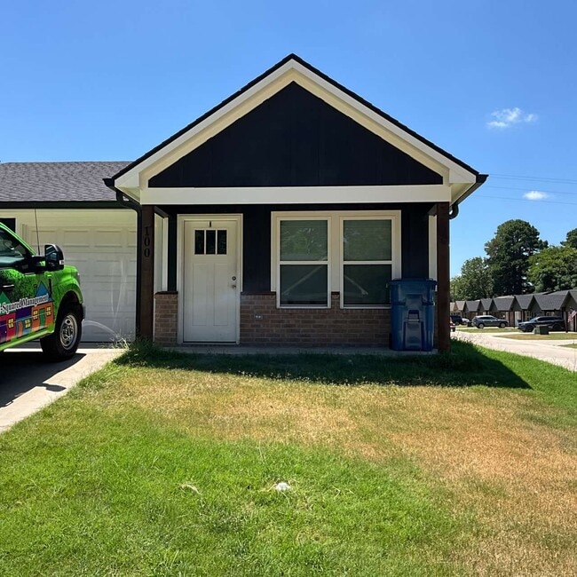 Photo - 100 Chloe Dr